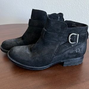 NWOT Born Jeorgette In Black Suede Distressed F31609 Boots